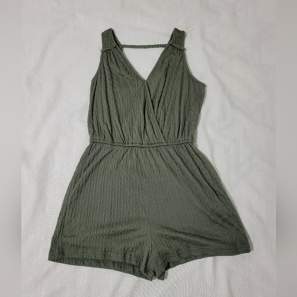 Green Universal Thread Romper - Picture 2 of 11